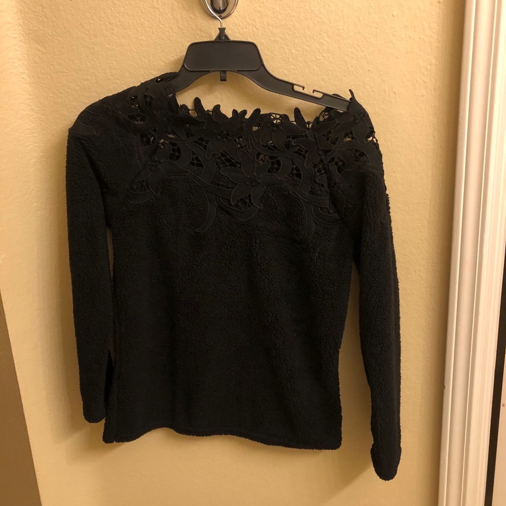 Off shoulder lace trim top